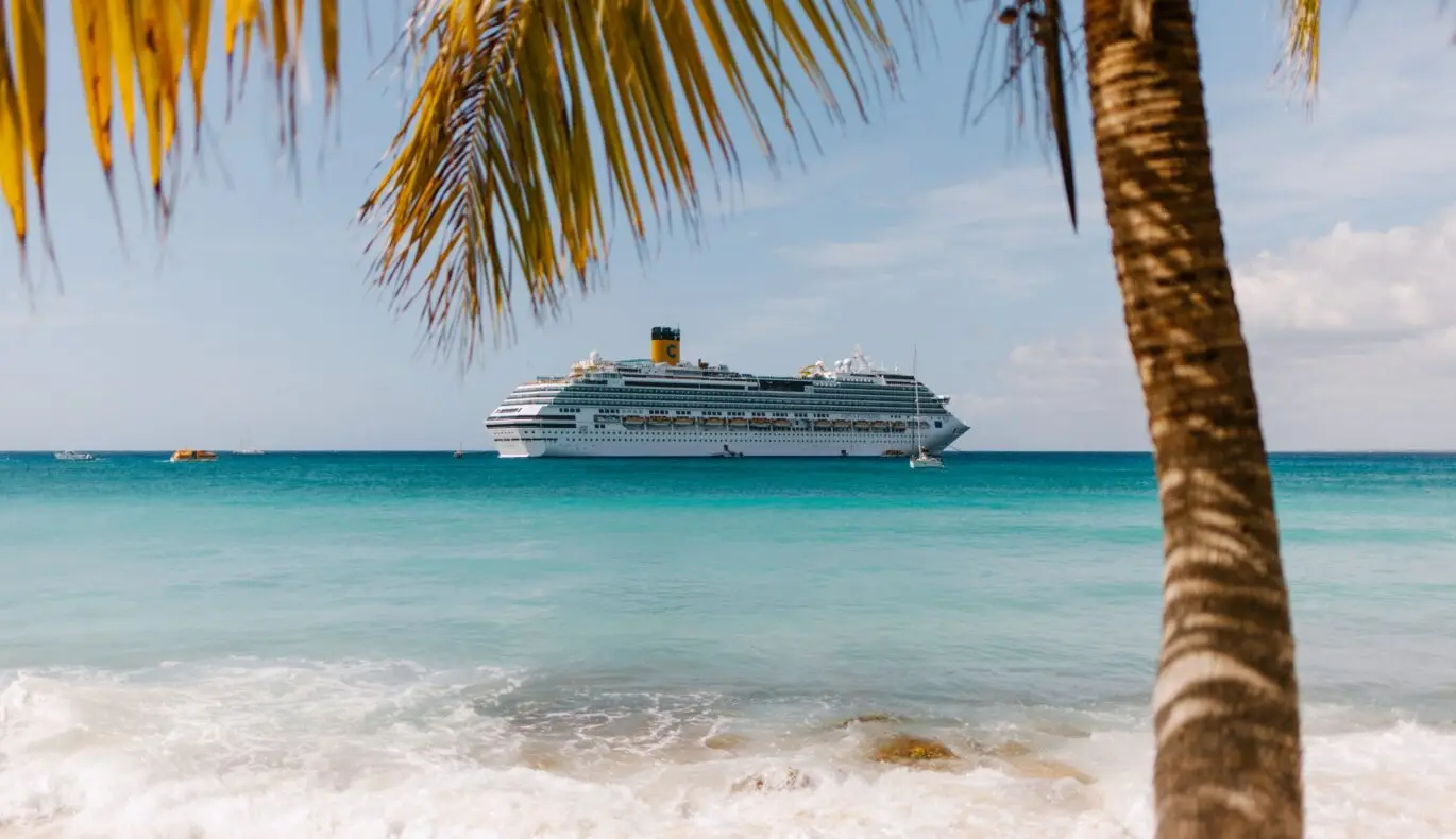 Luxury Cruises with Hola Bliss Travel